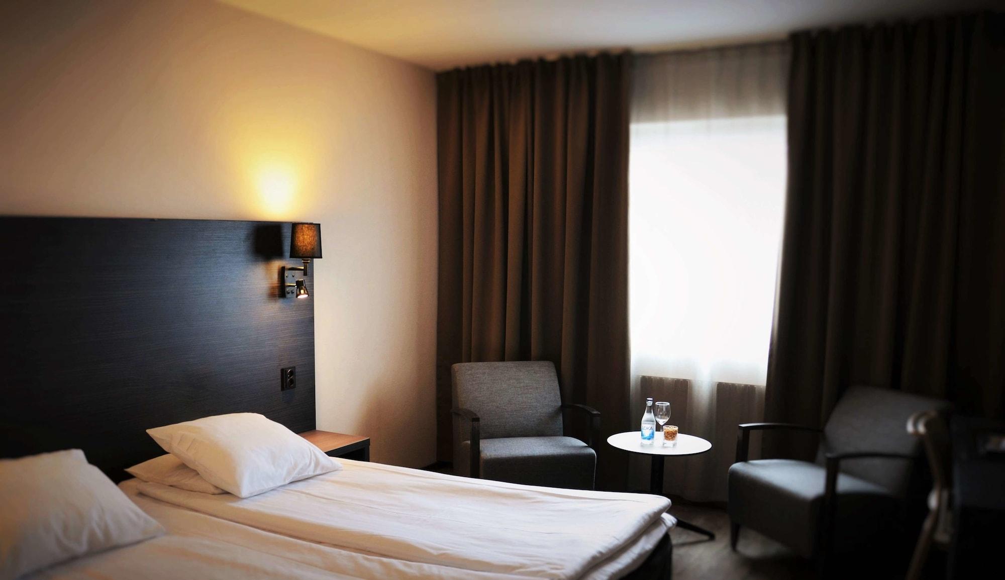 Best Western Hotel Scheele Köping Buitenkant foto