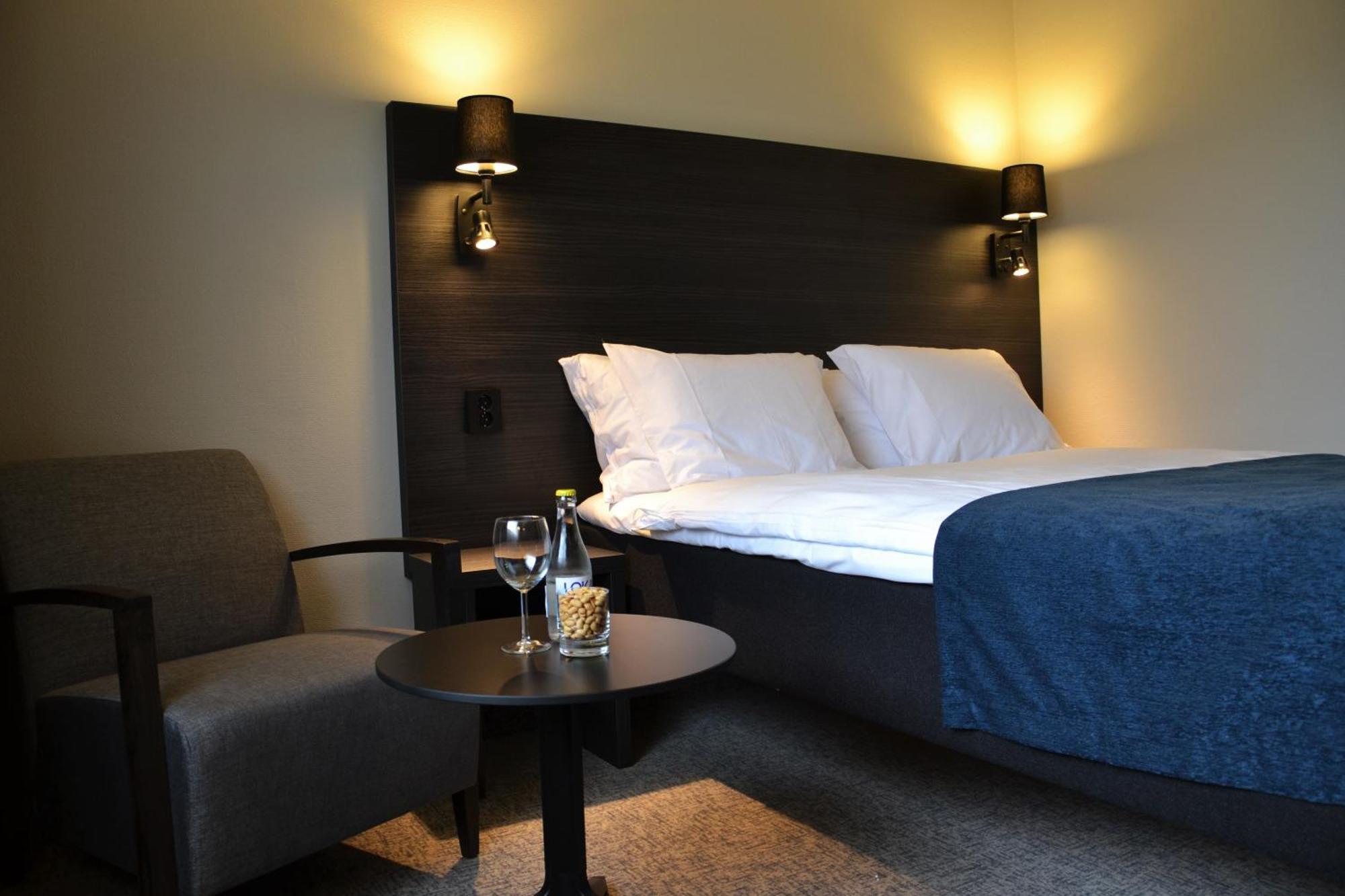 Best Western Hotel Scheele Köping Buitenkant foto